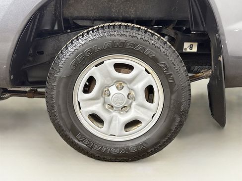 Used 2015 Toyota Tacoma 2WD Access Cab w/ Convenience Package image 26