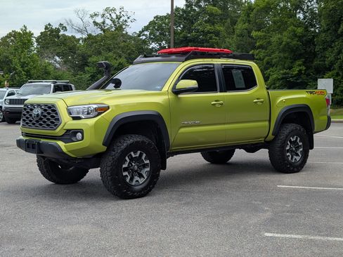 Used 2023 Toyota Tacoma TRD Off-Road AWD/4WD image 5