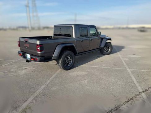 New 2026 Jeep Gladiator Mojave image 12