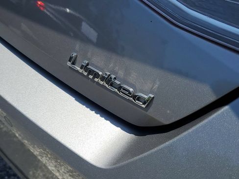 Used 2022 Hyundai Elantra Limited w/ Cargo Package FWD image 8