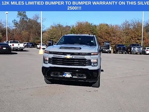 Used 2024 Chevrolet Silverado 2500 Custom w/ Custom Value Package image 3