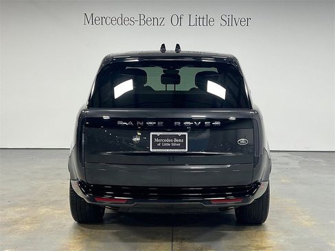 Used 2023 Land Rover Range Rover SE image 4