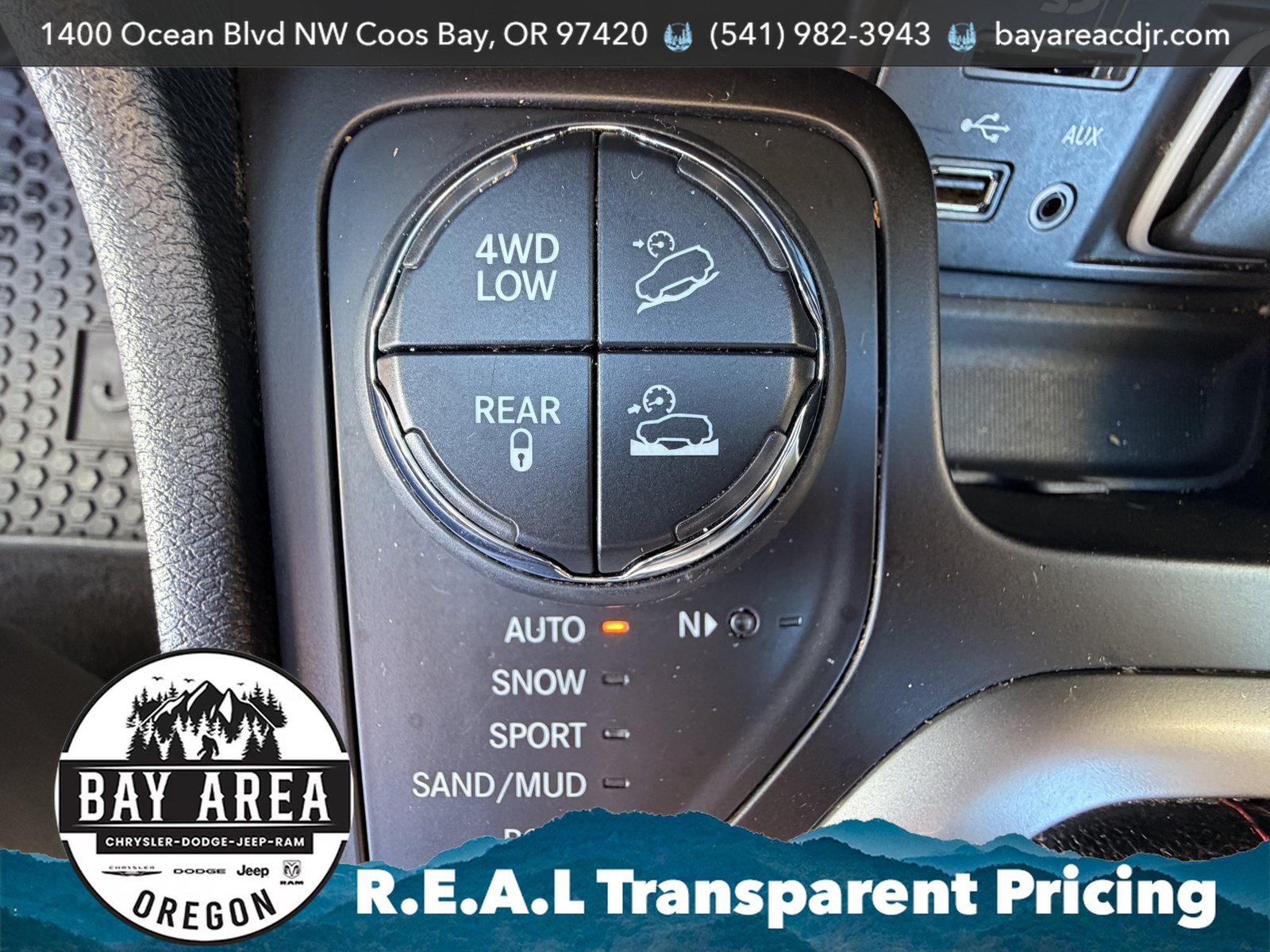 Used 2016 Jeep Cherokee Trailhawk w/ Leather Interior Group AWD/4WD image 25
