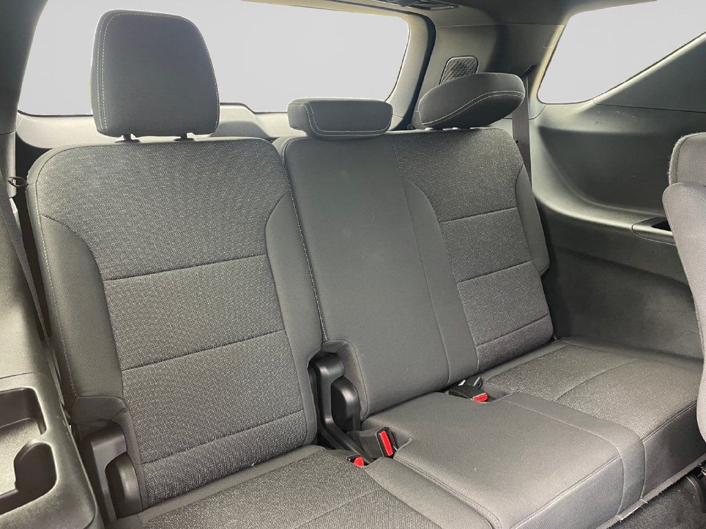 Used 2024 Chevrolet Traverse LT w/ LPO, Floor Liner Package FWD image 14
