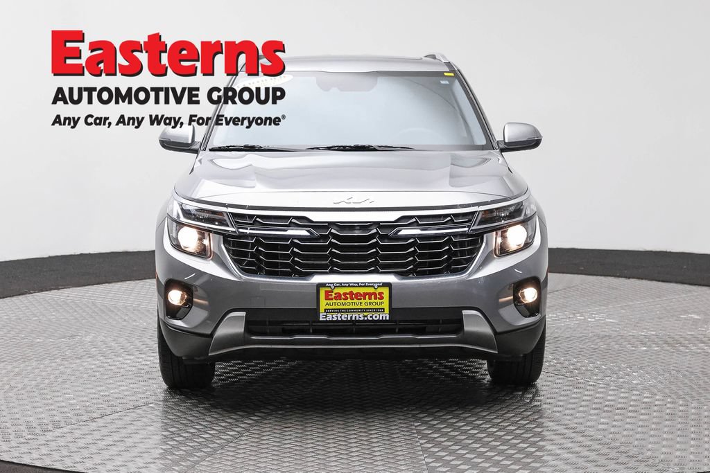Used 2024 Kia Seltos EX AWD/4WD image 3