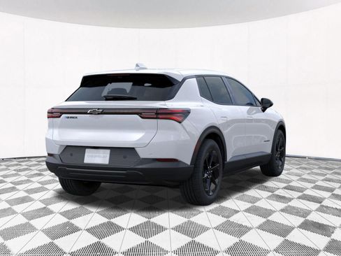 New 2026 Chevrolet Equinox EV LT image 9