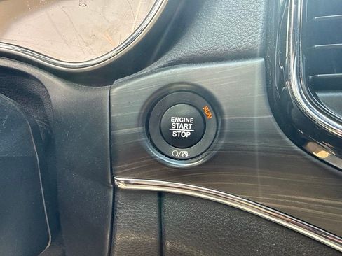 Used 2021 Jeep Grand Cherokee Limited w/ Trailer Tow Group IV AWD/4WD image 17