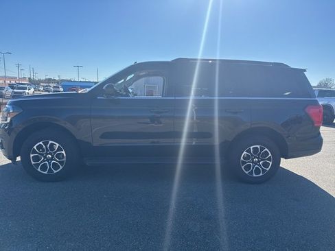 Used 2024 Ford Expedition XLT image 5