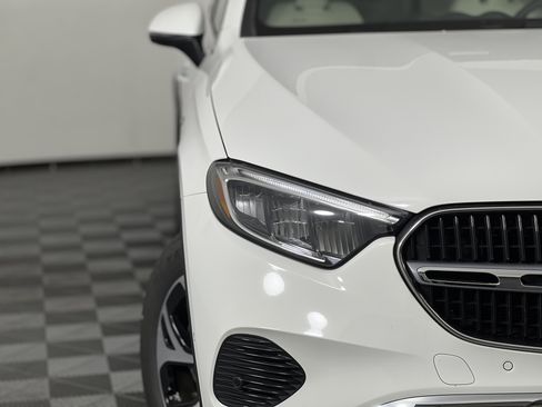 New 2025 Mercedes-Benz GLC 350e 4MATIC image 7