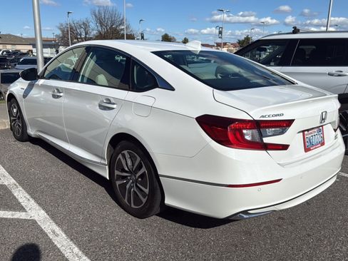 Certified 2019 Honda Accord Touring image 4