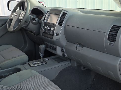 Used 2020 Nissan Frontier SV image 22