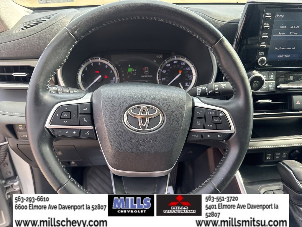 Used 2022 Toyota Highlander XLE AWD/4WD image 13