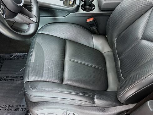 Certified 2023 Porsche Macan AWD/4WD image 22