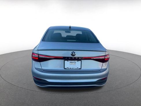 Used 2025 Volkswagen Jetta SE image 12