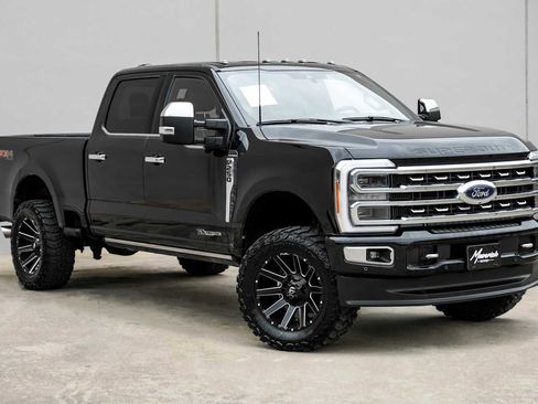 Used 2023 Ford F250 Platinum image 6