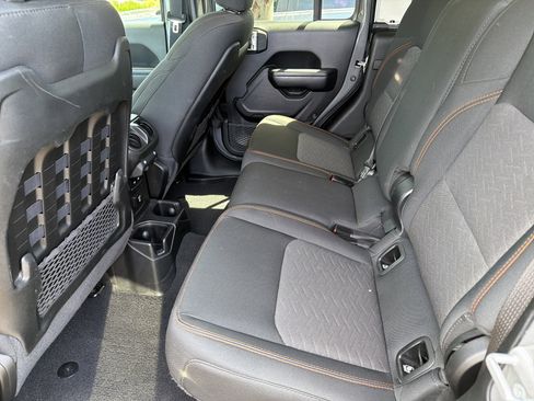 Used 2021 Jeep Gladiator Mojave AWD/4WD image 23