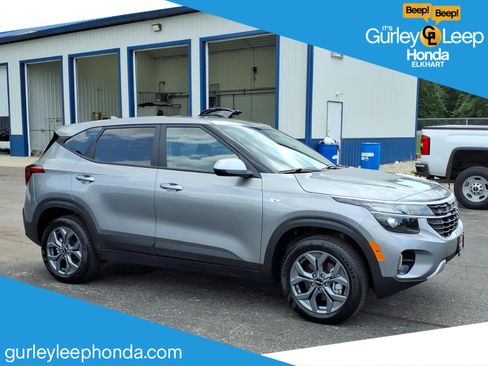 Used 2026 Kia Seltos LX AWD/4WD image 1