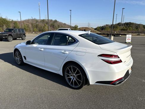 Used 2025 Genesis G70 2.5T image 7