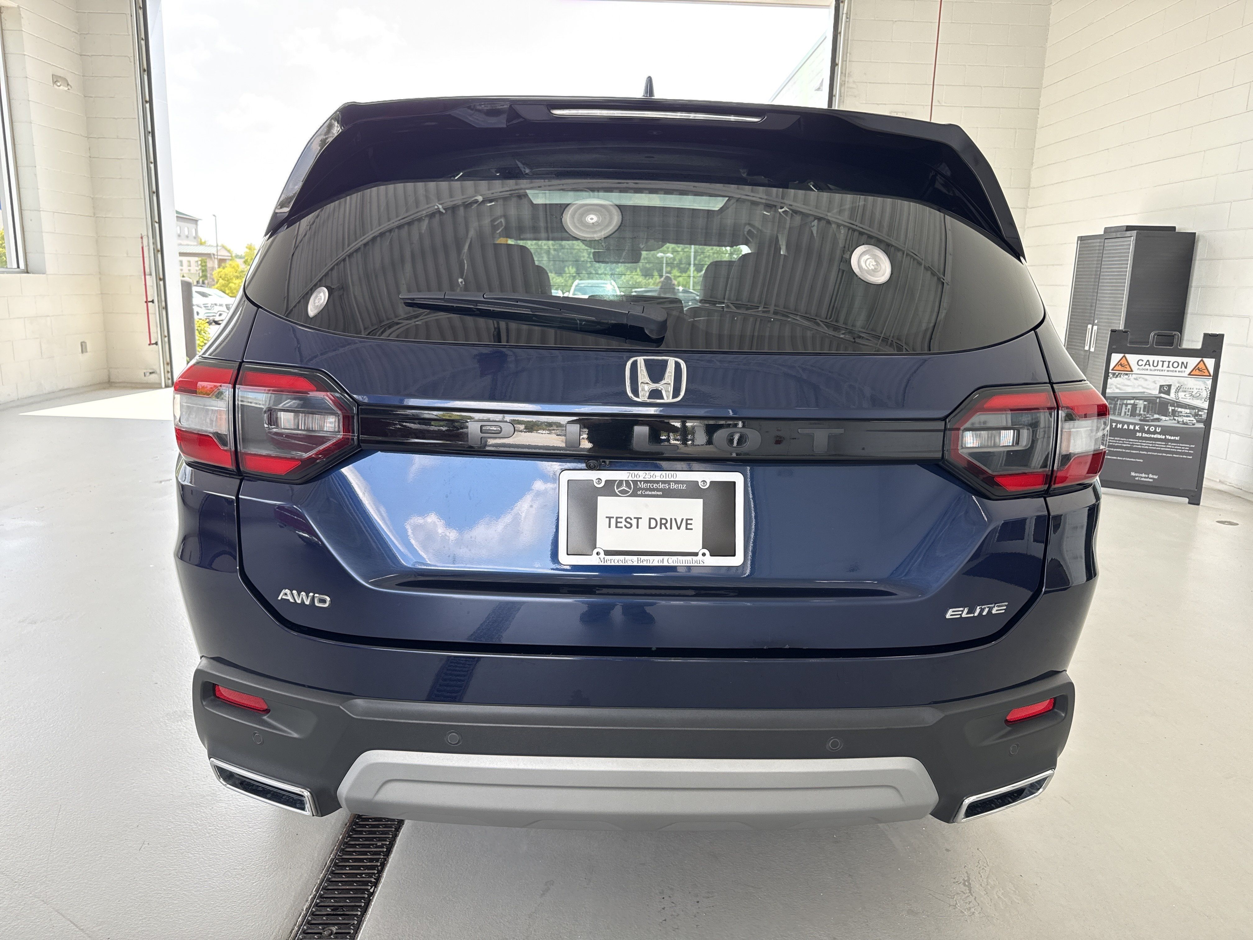 Used 2023 Honda Pilot Elite image 9