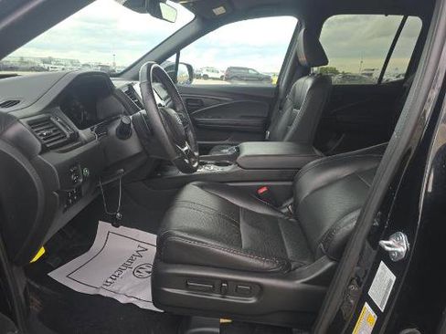 Used 2025 Honda Ridgeline TrailSport image 3
