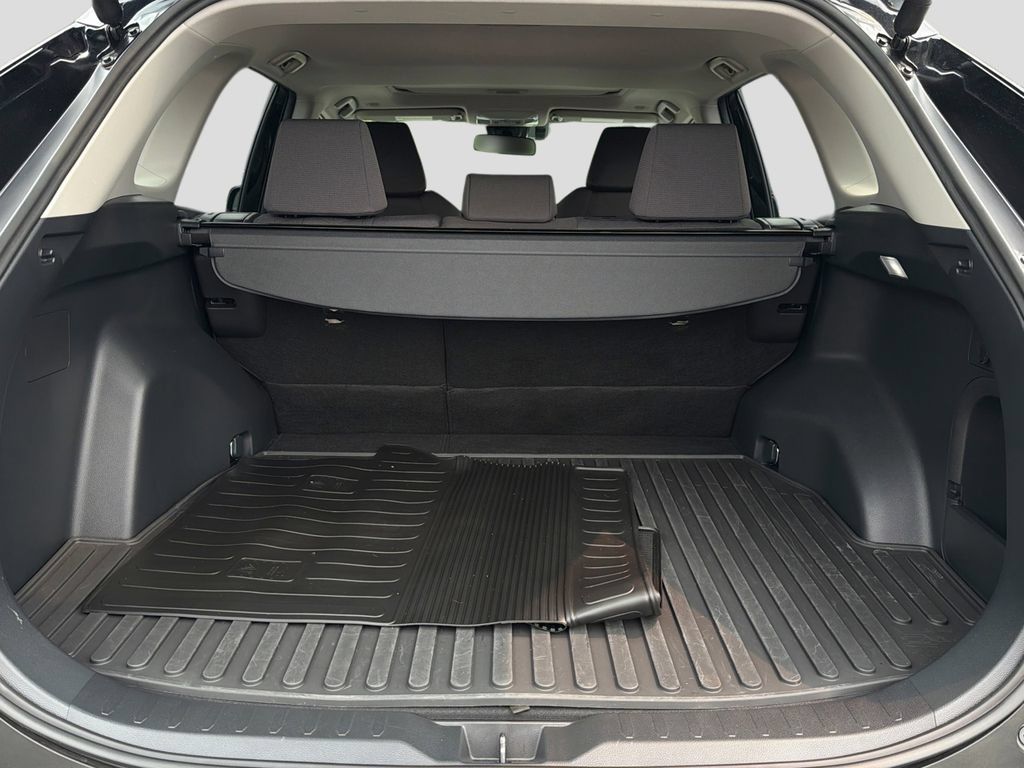Used 2025 Toyota RAV4 XLE w/ Convenience Package AWD/4WD image 28