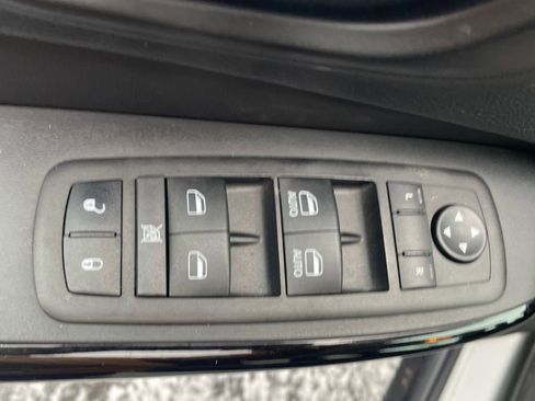 Used 2023 Jeep Cherokee Altitude Lux image 21