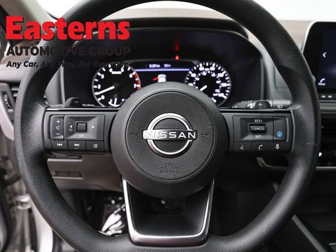 Used 2023 Nissan Rogue SV AWD/4WD image 10