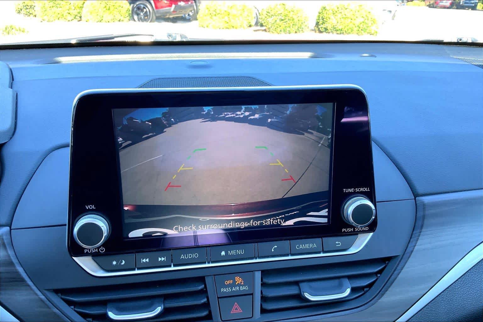 Used 2025 Nissan Altima 2.5 SV FWD image 27