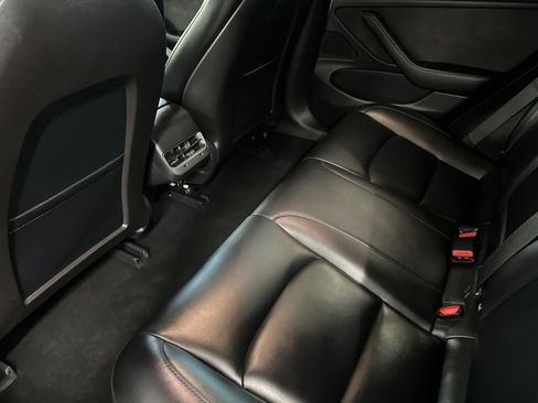 Used 2018 Tesla Model 3 Long Range image 12