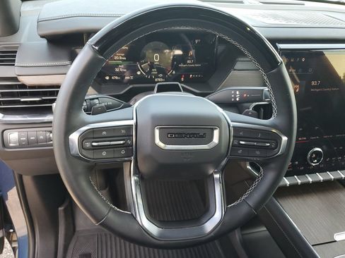 Used 2025 GMC Acadia Denali w/ Super Cruise Package AWD/4WD image 22