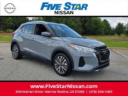 Used 2023 Nissan Kicks SV FWD image 1