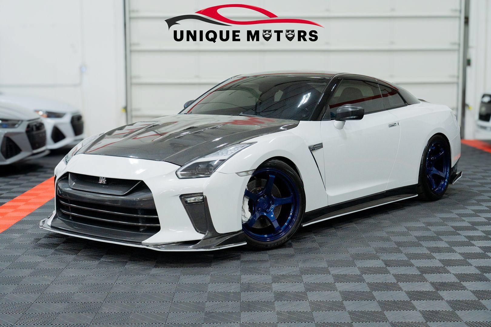 Used 2009 Nissan GT-R Premium AWD/4WD image 1
