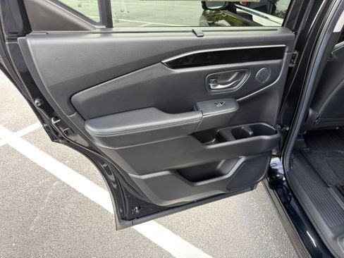Used 2024 Honda Pilot Touring image 28