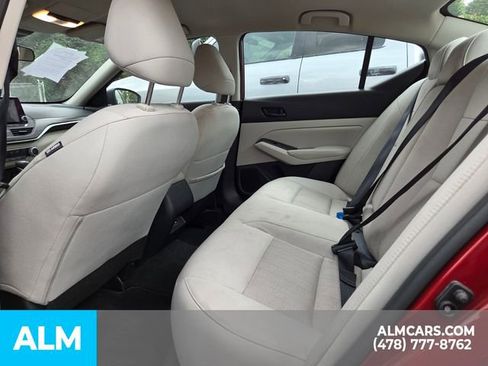 Used 2025 Nissan Altima 2.5 SV FWD image 14