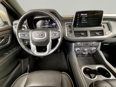 Used 2023 GMC Yukon SLT AWD/4WD image 8