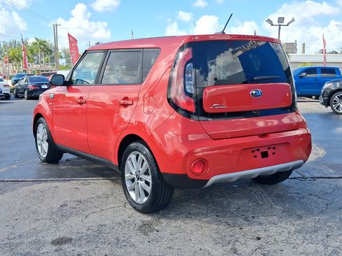Used 2019 Kia Soul + FWD image 6