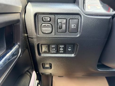Used 2022 Toyota 4Runner Limited AWD/4WD image 26