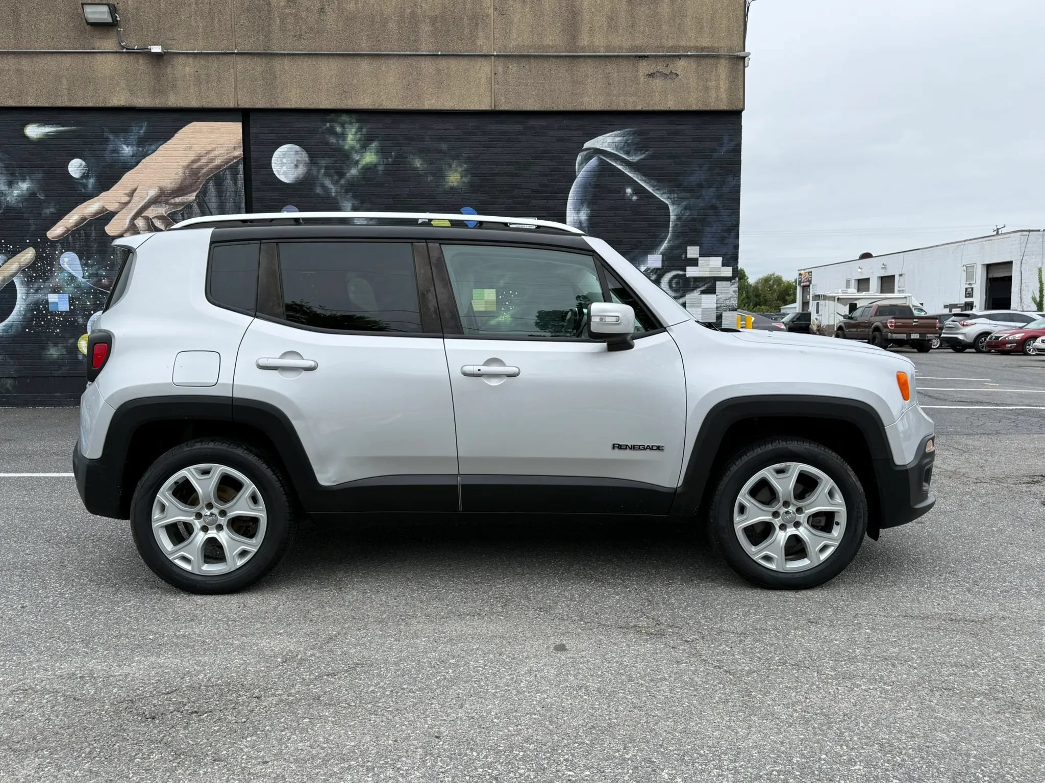 Used 2015 Jeep Renegade Limited AWD/4WD image 17