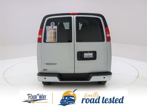 Used 2022 Chevrolet Express 3500 LS RWD image 5