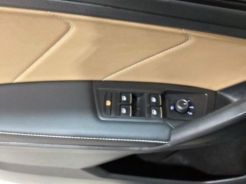 Used 2023 Volkswagen Tiguan SE AWD/4WD image 18