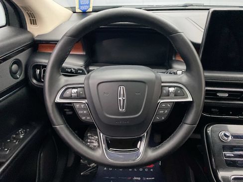 Used 2021 Lincoln Nautilus Reserve AWD/4WD image 16
