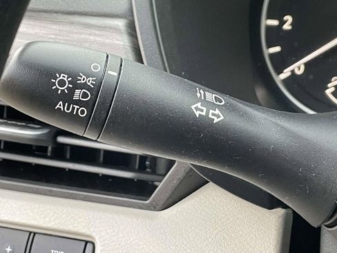 Used 2025 Nissan Altima 2.5 SV image 18