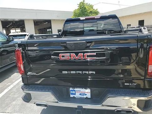 Used 2024 GMC Sierra 1500 SLT w/ SLT Premium Plus Package AWD/4WD image 19