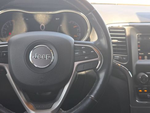 Used 2020 Jeep Grand Cherokee Laredo AWD/4WD image 20