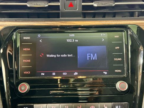 Used 2022 Volkswagen Passat 2.0T image 15