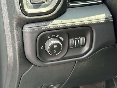 Used 2026 RAM 3500 Limited AWD/4WD image 19