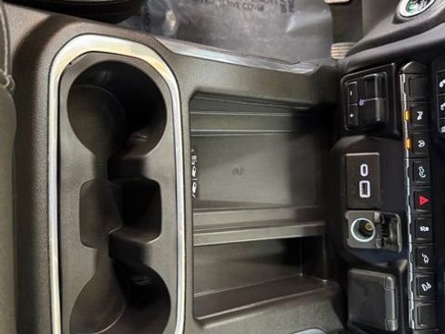 Used 2021 Chevrolet Silverado 1500 LTZ image 28