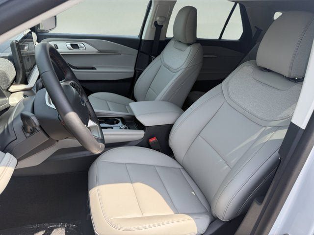 New 2026 Ford Explorer Active w/ Active Comfort Package AWD/4WD image 9