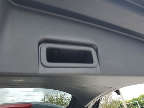 Used 2023 Nissan Rogue SV image 9