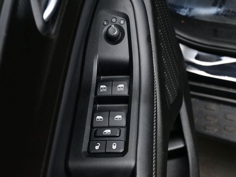 Used 2023 Jeep Grand Cherokee L Altitude image 10